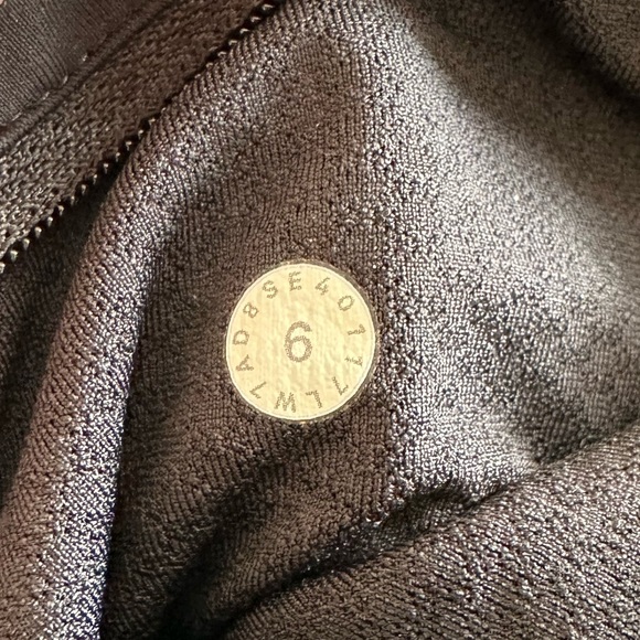 Lululemon Smooth Stride Short - Picture 9 of 10